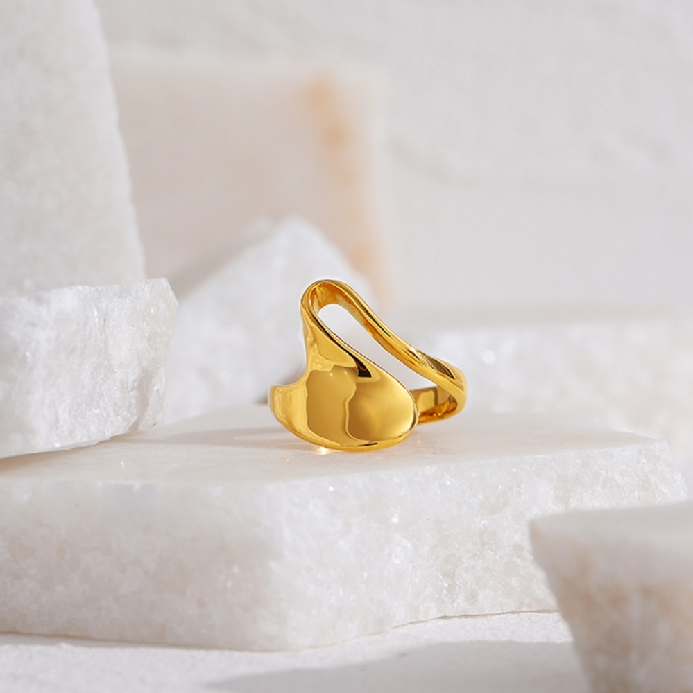 Minimalist Irregular Ring - Picture 5 of 8